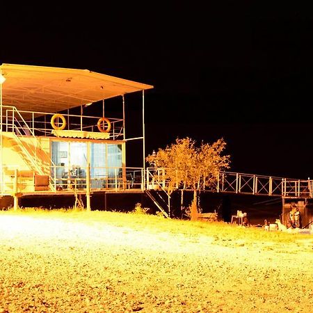 Delta Pontoon Hotel Mahmudia Luaran gambar