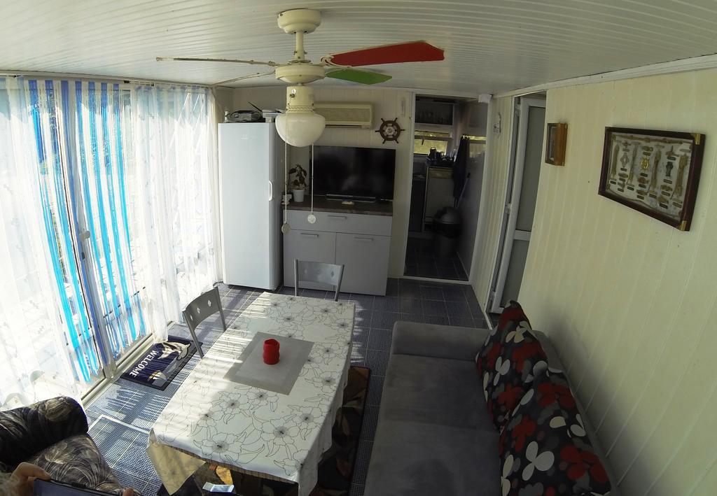 Delta Pontoon Hotel Mahmudia Luaran gambar