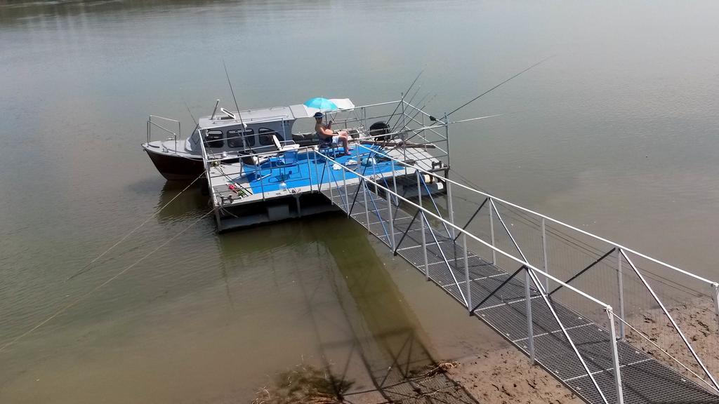 Delta Pontoon Hotel Mahmudia Luaran gambar