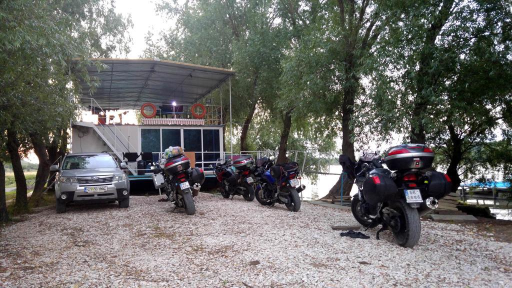 Delta Pontoon Hotel Mahmudia Luaran gambar