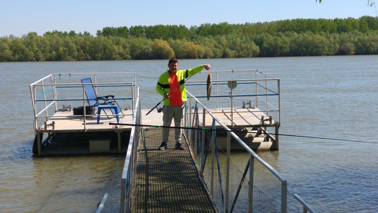 Delta Pontoon Hotel Mahmudia Luaran gambar